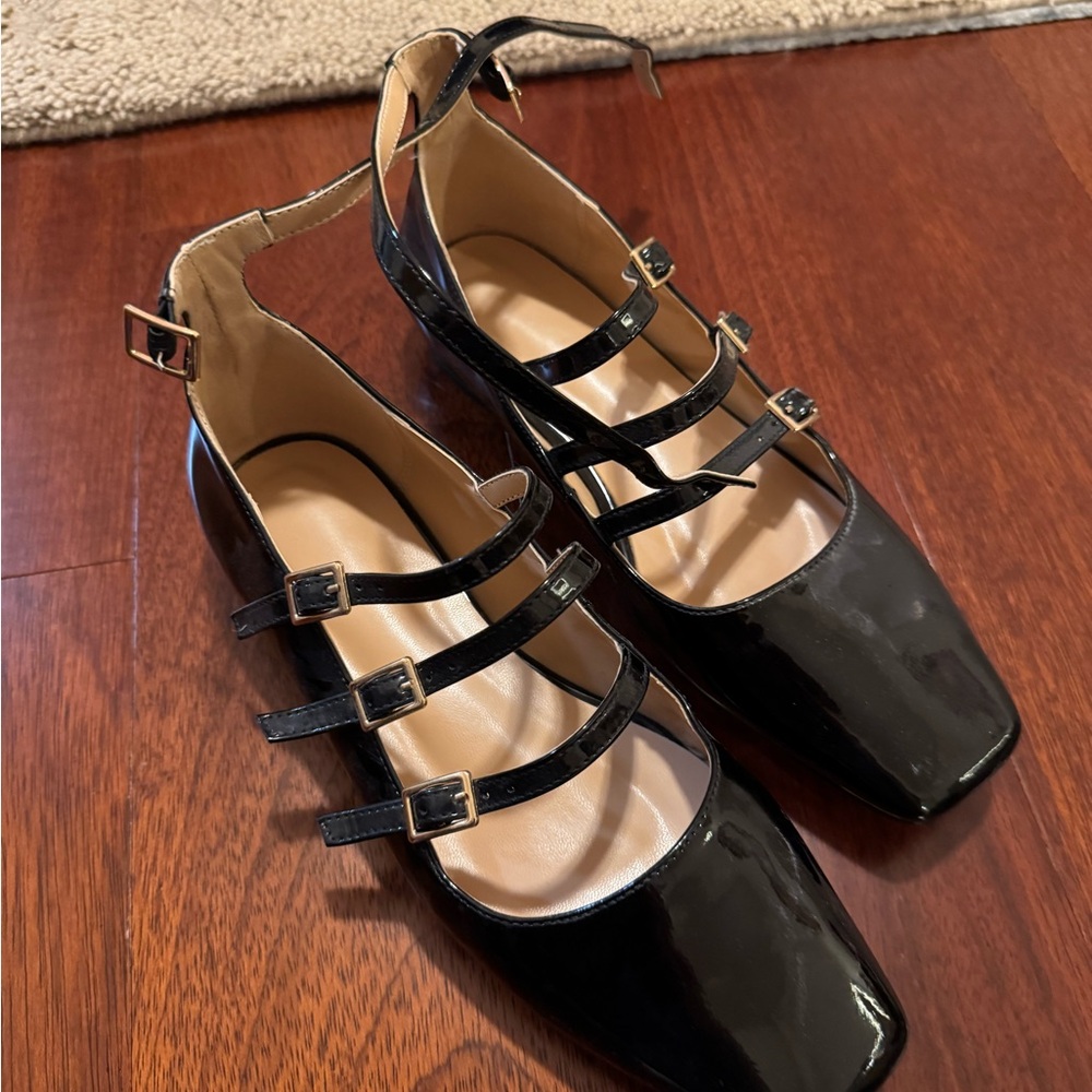 Elegant Black Strappy Women's Flats